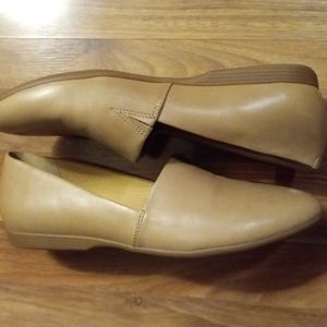 Dansko Larisa Flats in tan
